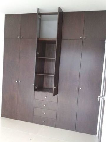 Closet Nogal Urbano